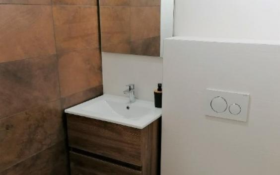 Rénovation d'une salle de bain avec création d'une douche  et d'un wc suspendu